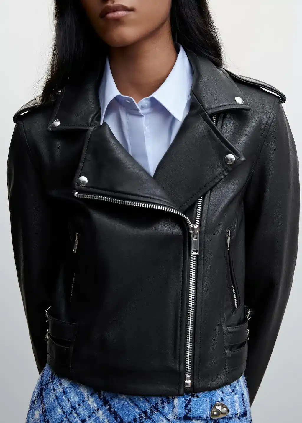 Indumentaria Mujer — Camperas, camisas, jerseys, vestidos, jeans y sudaderas de mujer. Talles XS a XL.
